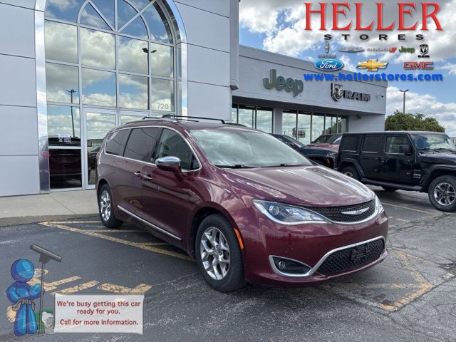 2018 Chrysler Pacifica Limited's photo
