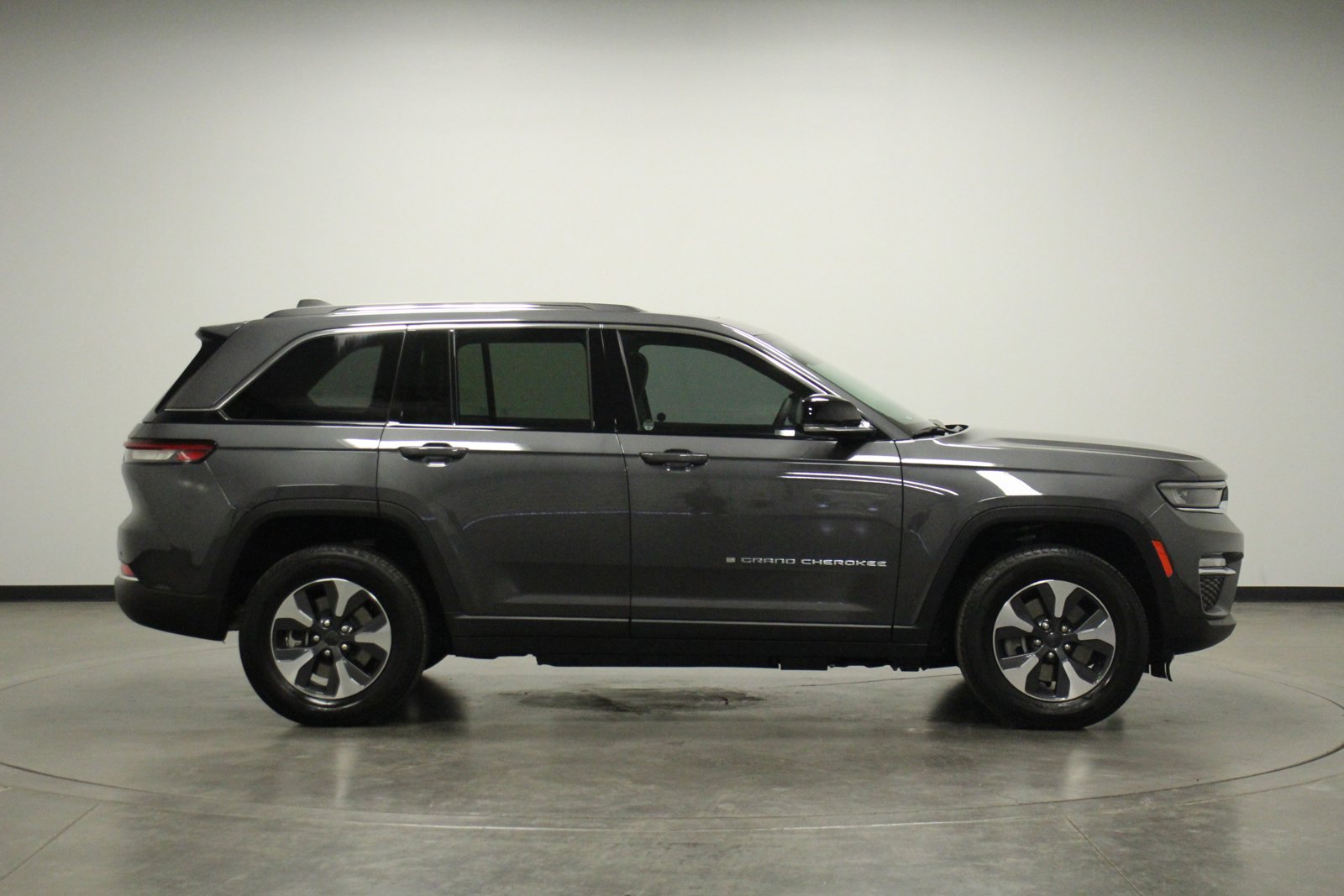 Used 2022 Jeep Grand Cherokee 4xe with VIN 1C4RJYB63N8715335 for sale in Pontiac, IL