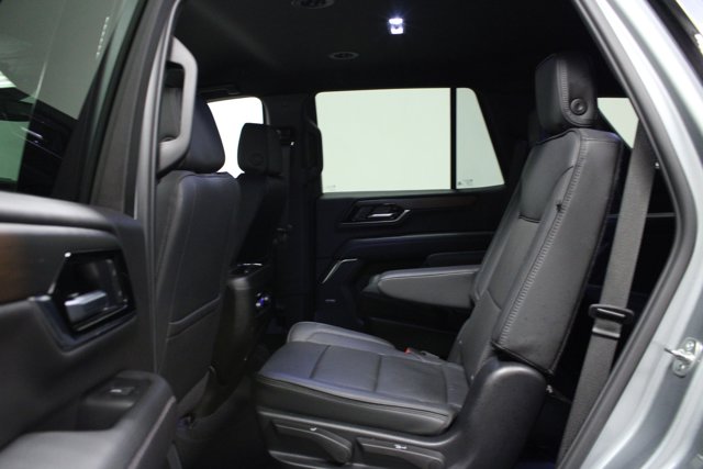 2025 GMC Yukon Denali - Photo 11