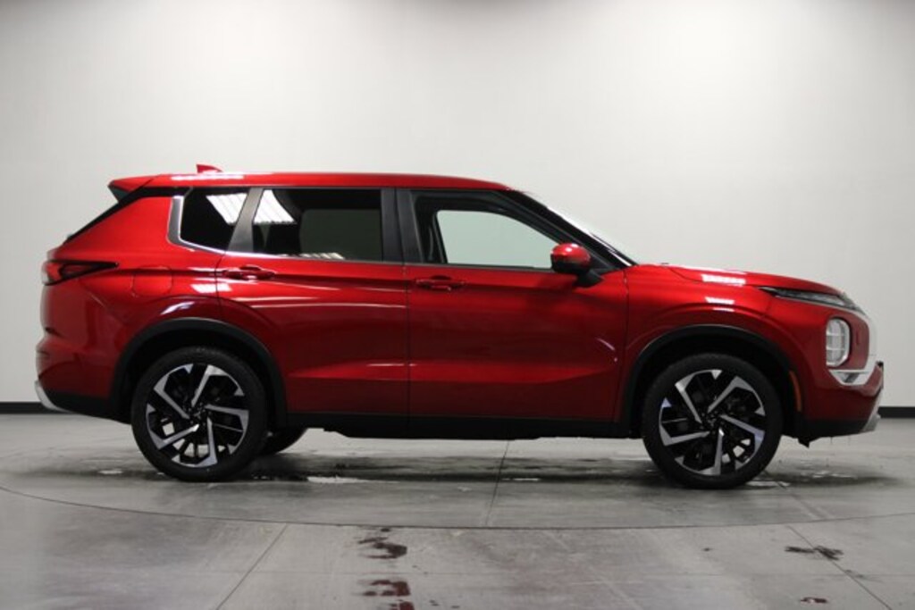 Used 2023 Mitsubishi Outlander SE SUV