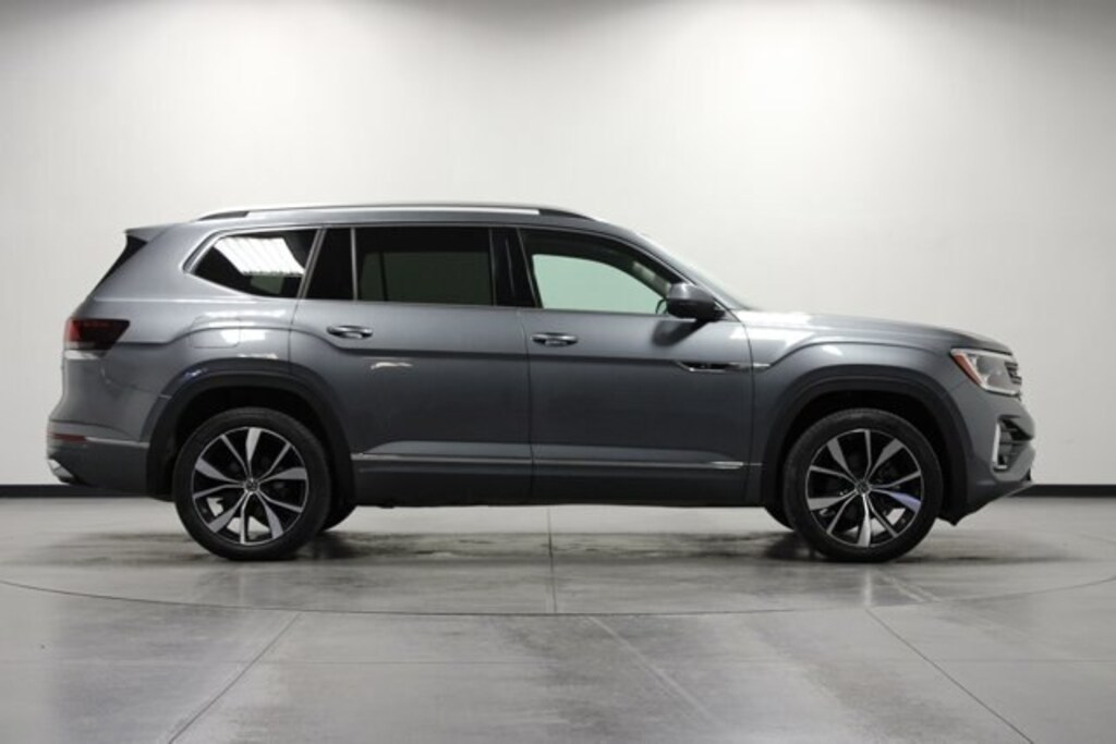 Used 2024 Volkswagen Atlas 2.0T SEL Premium R-Line SUV