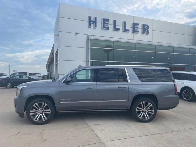 Used 2018 GMC Yukon XL Denali with VIN 1GKS2HKJ5JR355478 for sale in Pontiac, IL