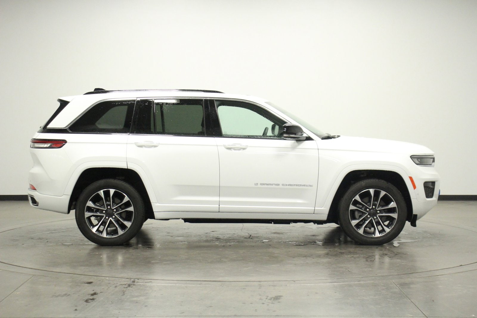 Used 2023 Jeep Grand Cherokee Overland 4xe with VIN 1C4RJYD67P8774842 for sale in Pontiac, IL