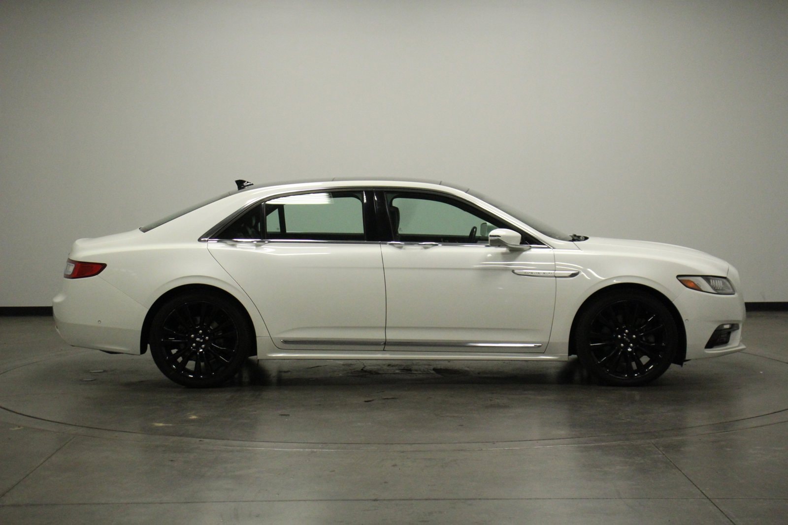 Used 2020 Lincoln Continental Reserve with VIN 1LN6L9RP1L5602284 for sale in Pontiac, IL