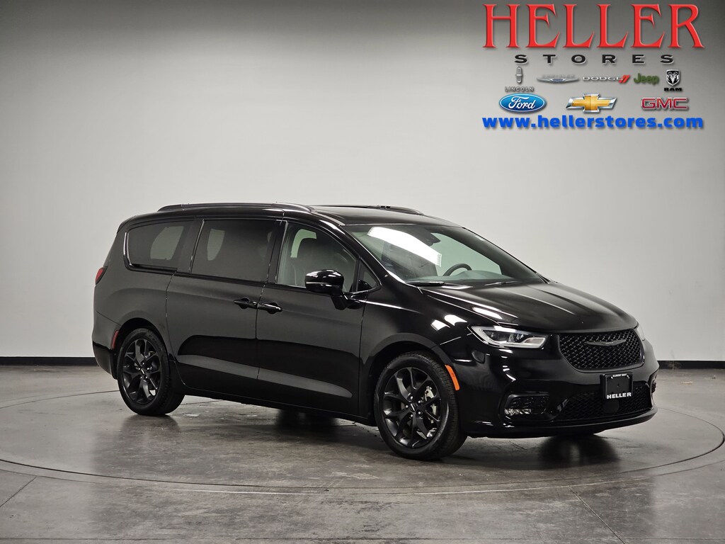 Used 2025 Chrysler Pacifica Limited Passenger Van