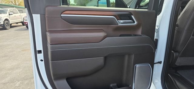 2025 GMC Sierra 3500HD Denali - Photo 10