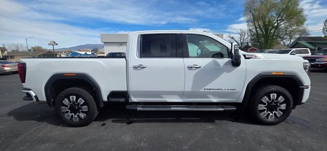 2025 GMC Sierra 3500HD Denali - Photo 6