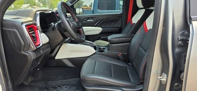 2024 GMC Canyon AT4X - Photo 9