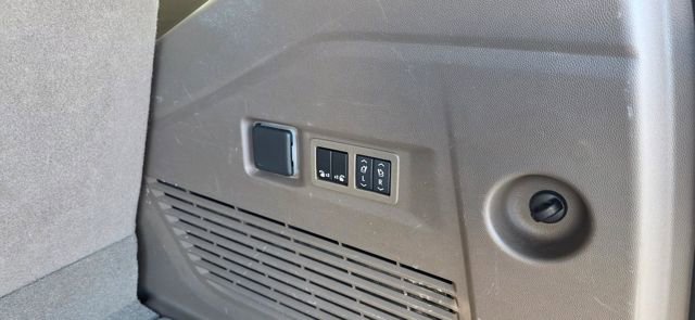 2024 GMC Yukon Denali - Photo 8
