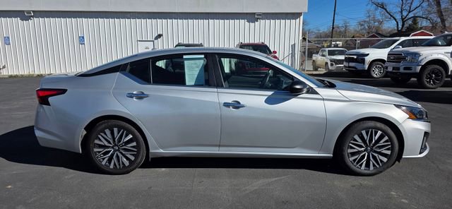 2024 Nissan Altima SV - Photo 6