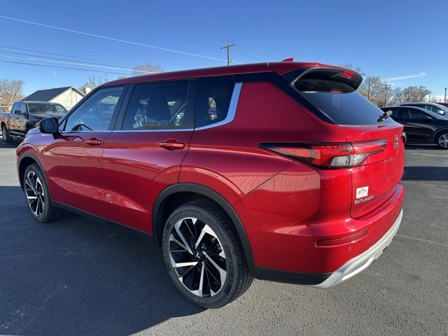 2023 Mitsubishi Outlander SE photo 4