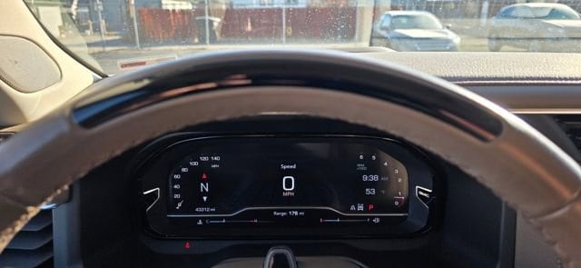 2024 GMC Yukon Denali - Photo 23