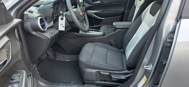2026 Chevrolet Trax LS - Photo 9