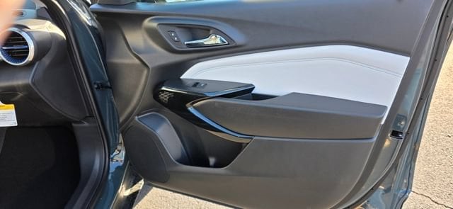 2026 Chevrolet Trax LT - Photo 14