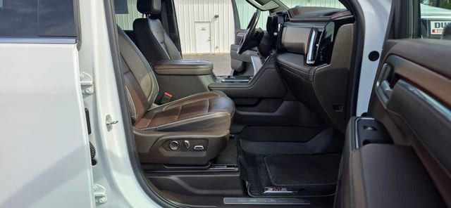 2025 GMC Sierra 3500HD Denali - Photo 16