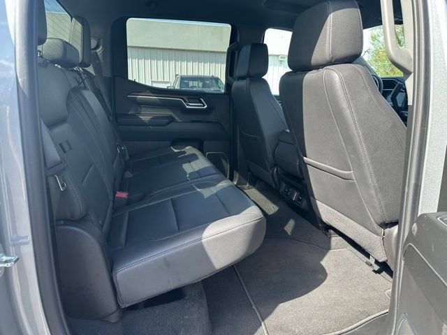 2025 GMC Sierra 1500 SLT - Photo 11