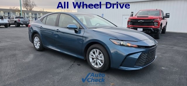 2025 Toyota Camry LE's photo