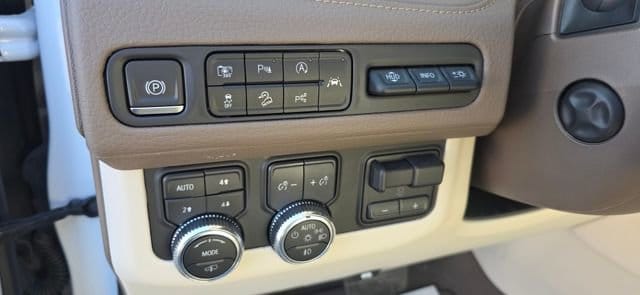 2024 GMC Yukon Denali - Photo 20