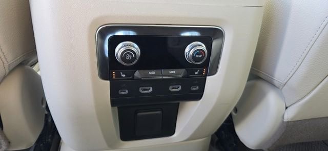 2024 GMC Yukon Denali - Photo 14