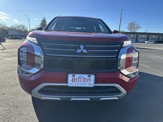 2023 Mitsubishi Outlander SE photo 2