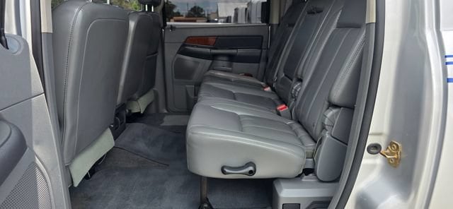 2006 Dodge Ram 3500 Pickup Laramie - Photo 11