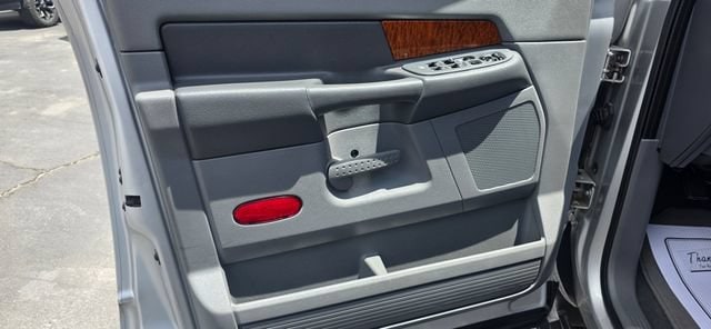 2006 Dodge Ram 3500 Pickup Laramie - Photo 8