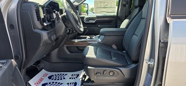 2026 Chevrolet Silverado 3500 HD LT - Photo 9