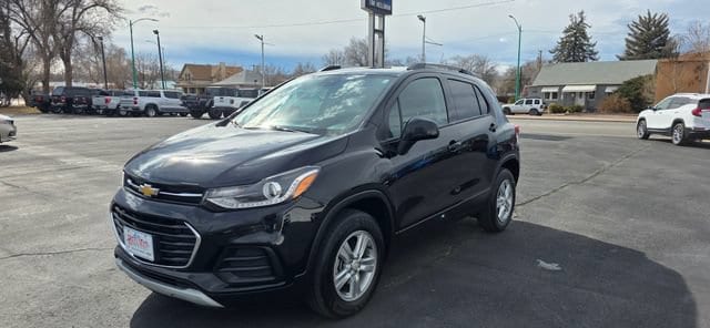 Used 2022 Chevrolet Trax LT with VIN KL7CJPSM9NB559400 for sale in Delta, CO