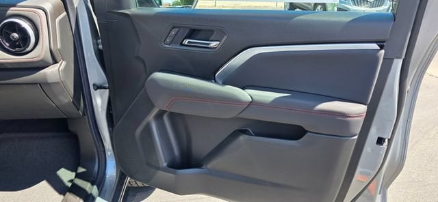 2026 Chevrolet Colorado Z71 - Photo 14