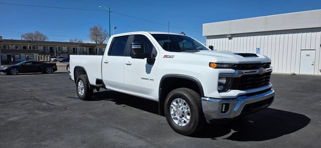 2024 Chevrolet Silverado 3500HD LT - Photo 3