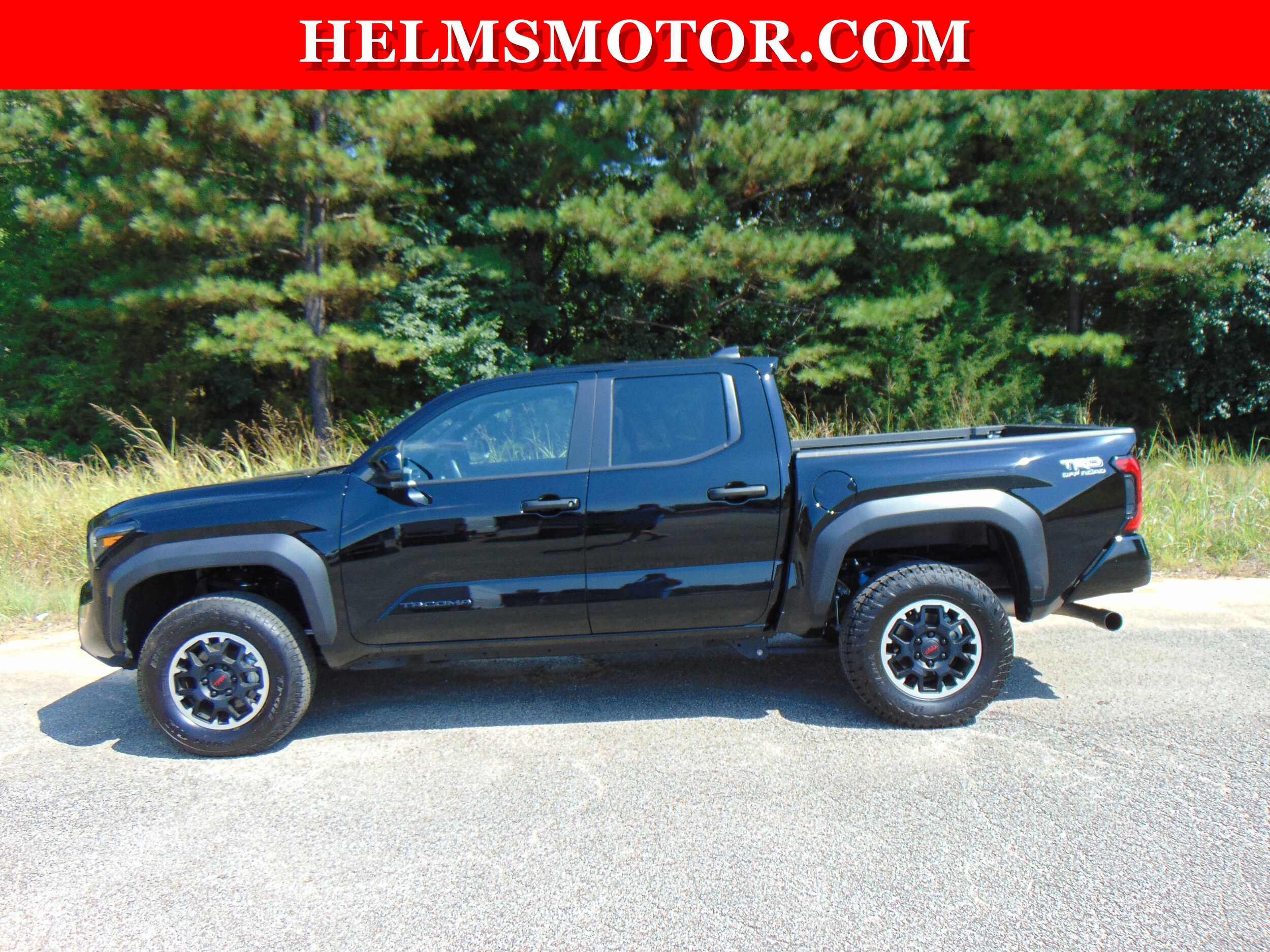 2024 Toyota Tacoma TRD photo 4