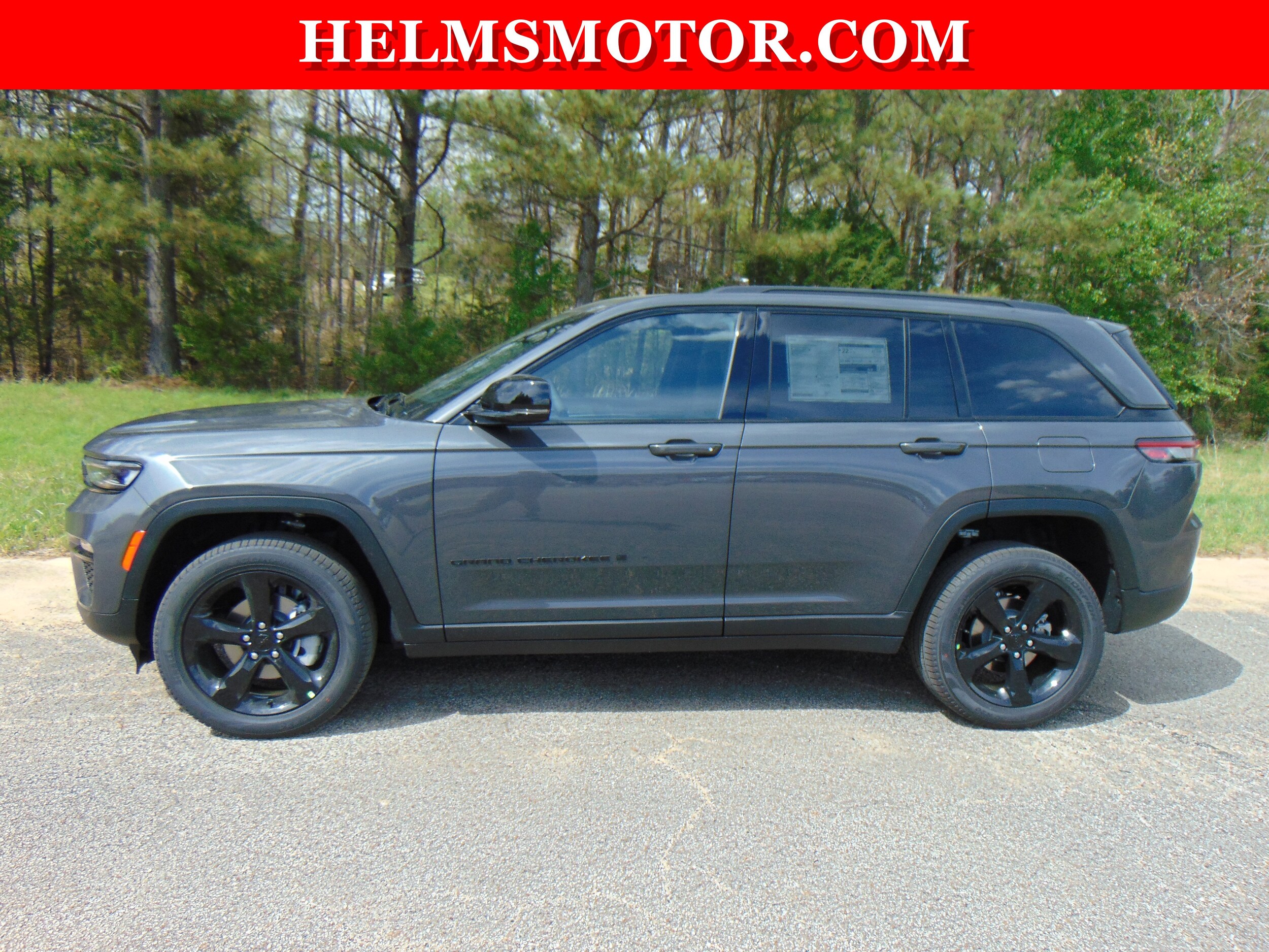2025 Jeep Grand Cherokee Limited photo 2