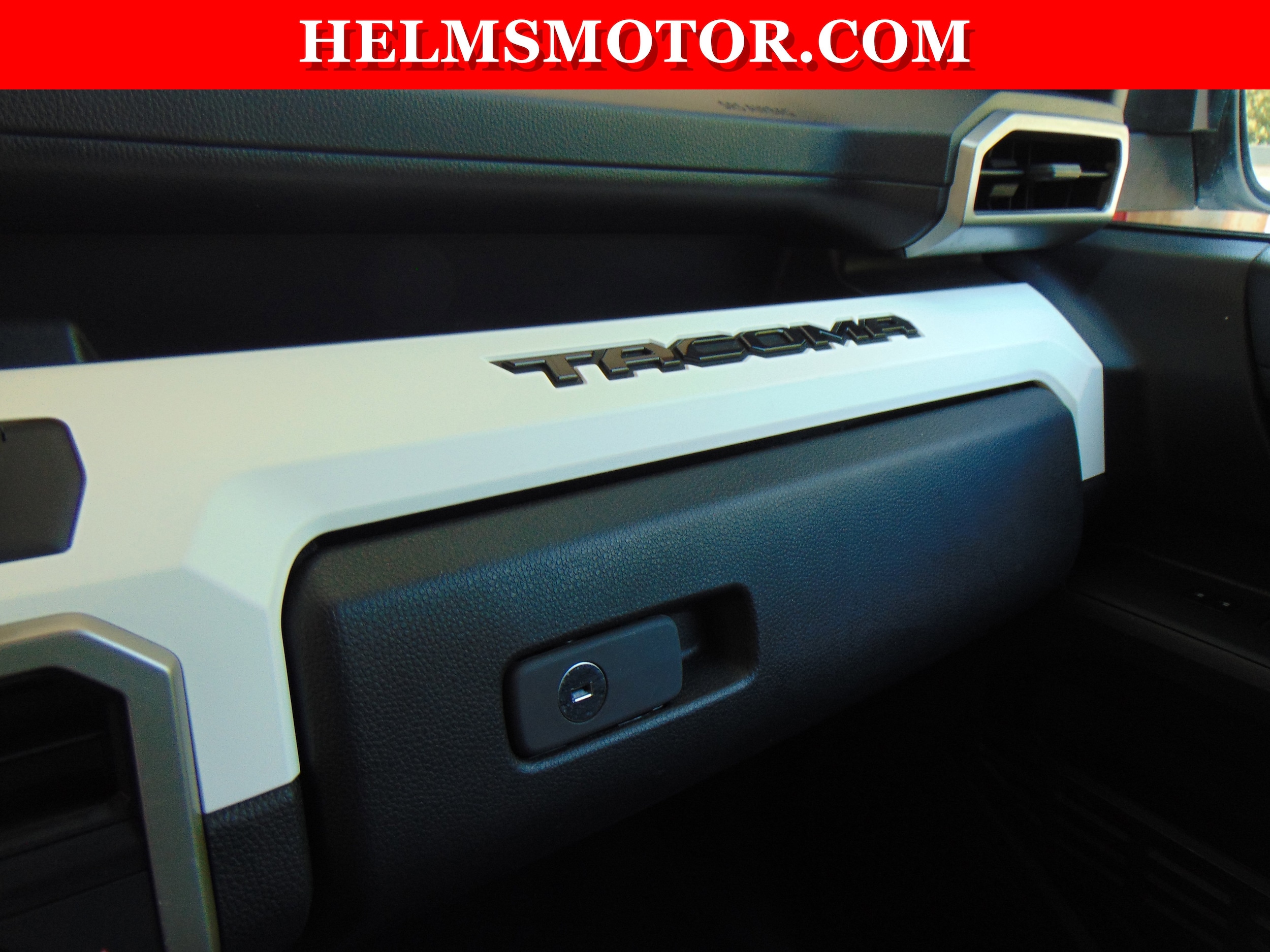 2024 Toyota Tacoma TRD Off Road - Photo 28