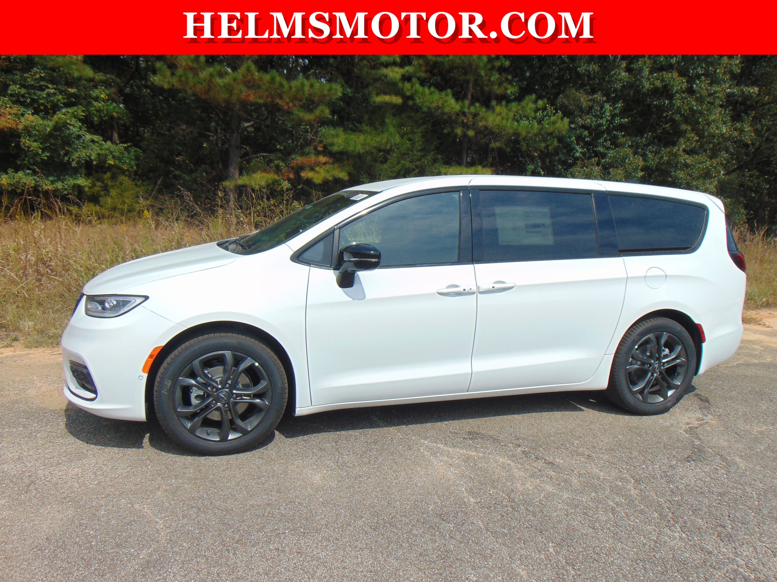 2026 Chrysler Pacifica Passenger Van 
