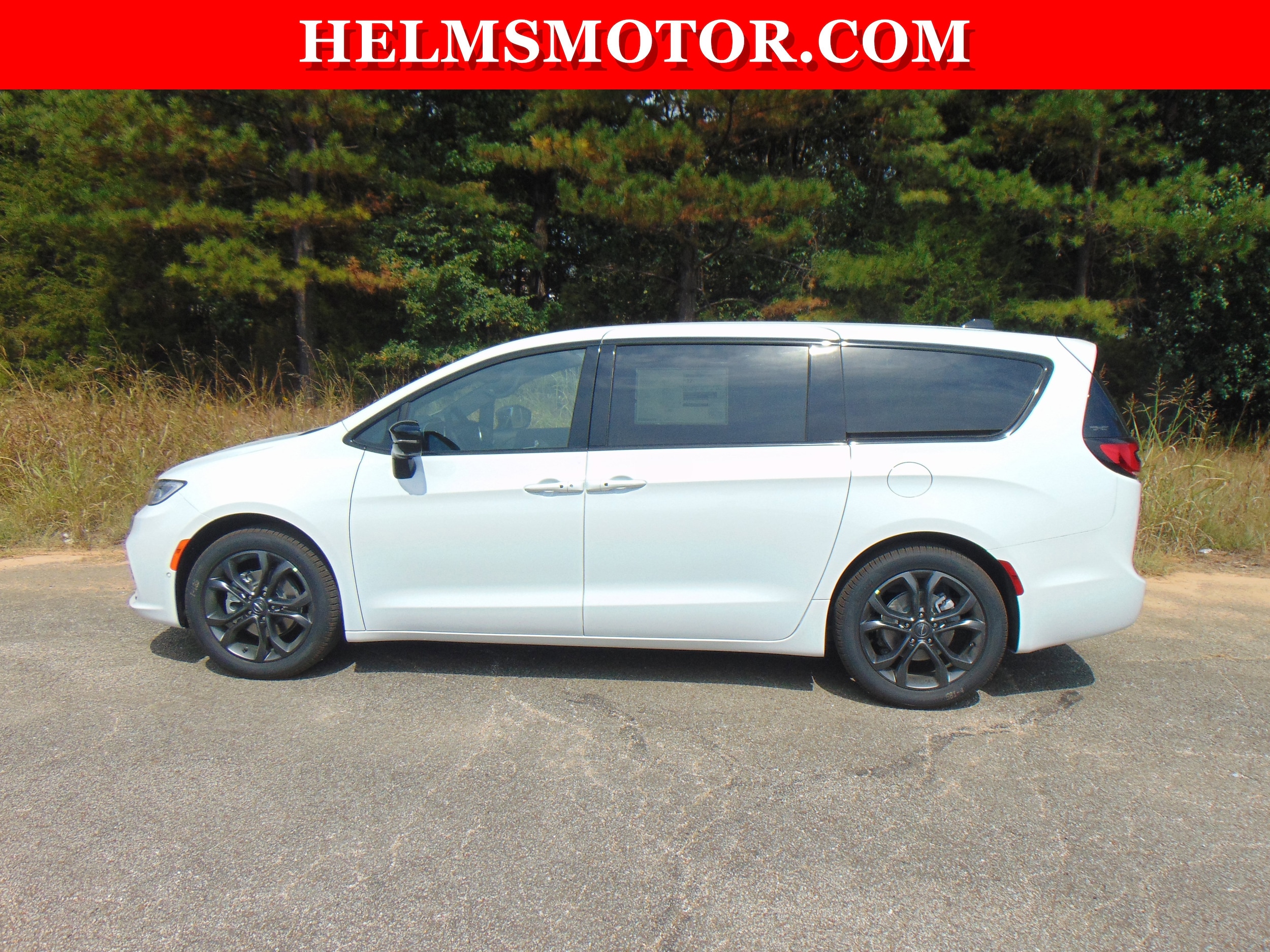2026 Chrysler Pacifica Passenger Van 