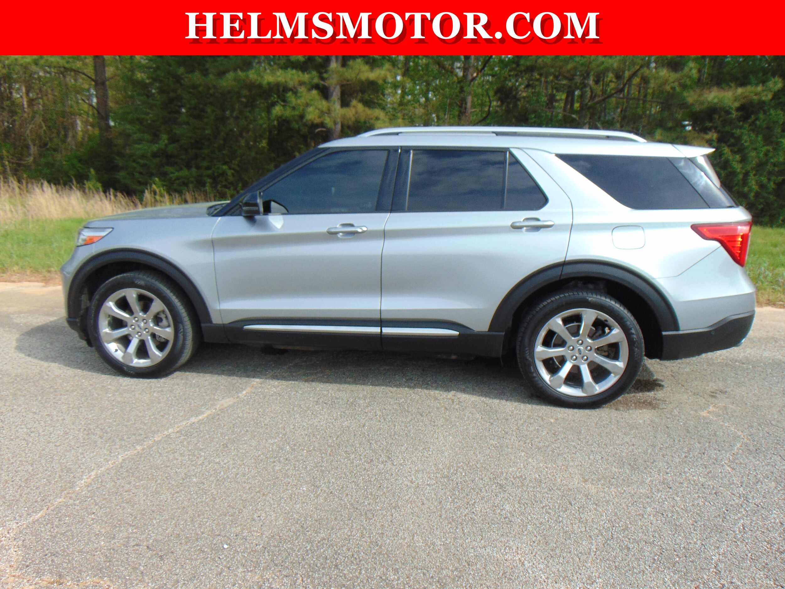 2020 Ford Explorer Platinum photo 2