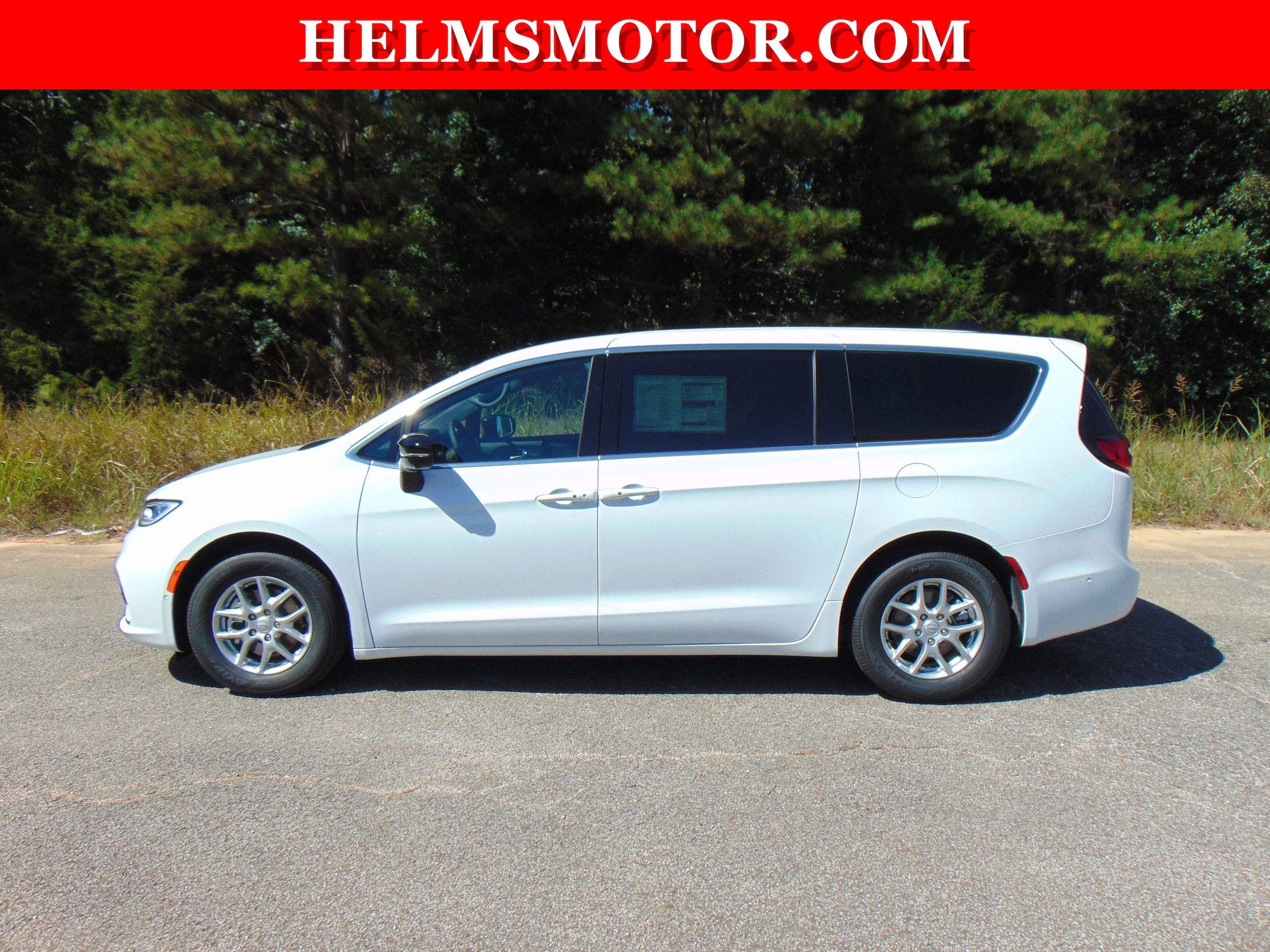 2025 Chrysler Pacifica Passenger Van 