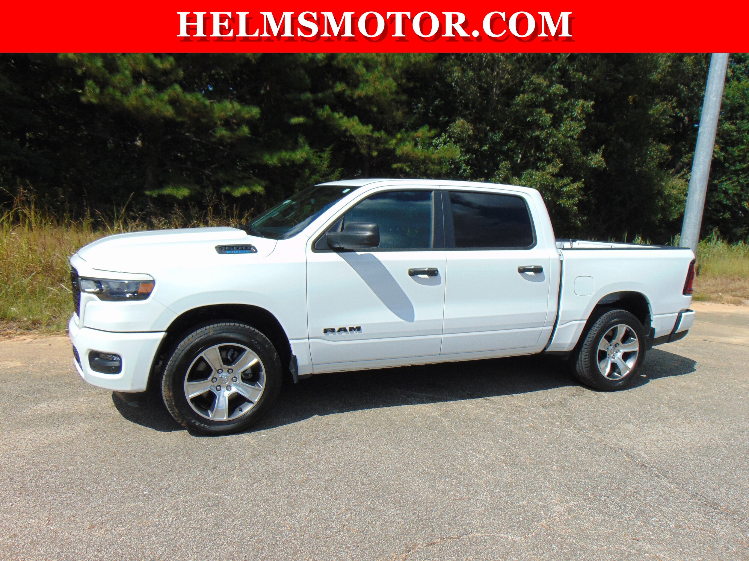 2025 Ram 1500 Tradesman photo 2