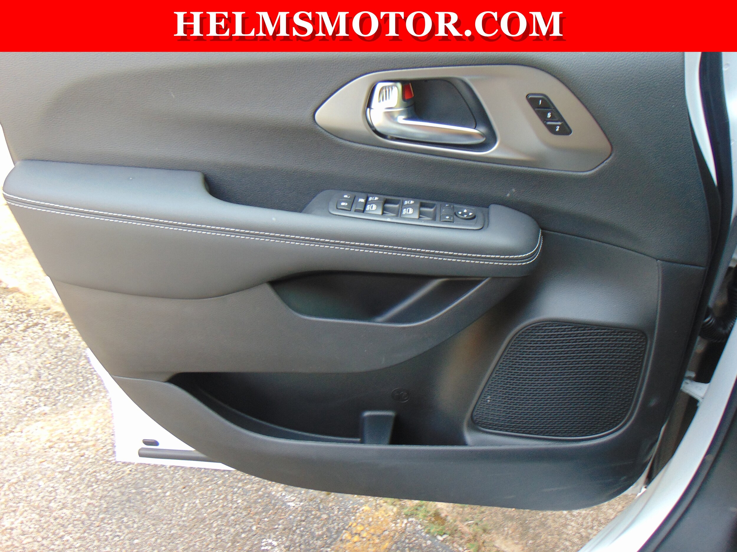 2026 Chrysler Pacifica Select - Photo 19