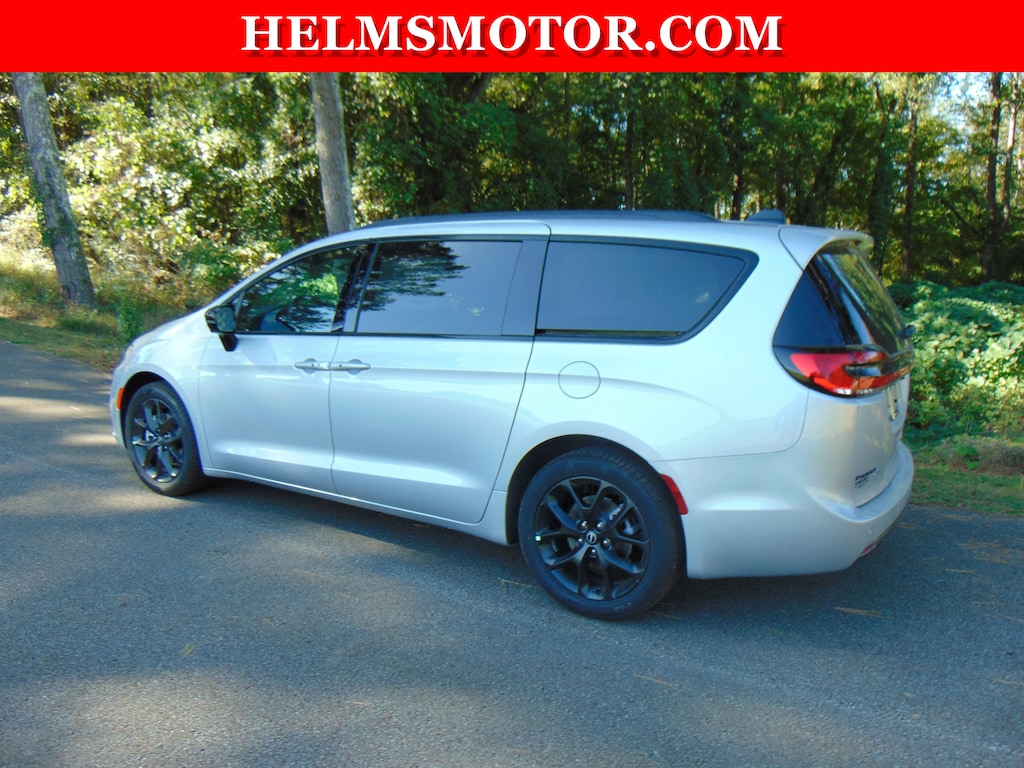New 2026 Chrysler Pacifica SELECT Passenger Van