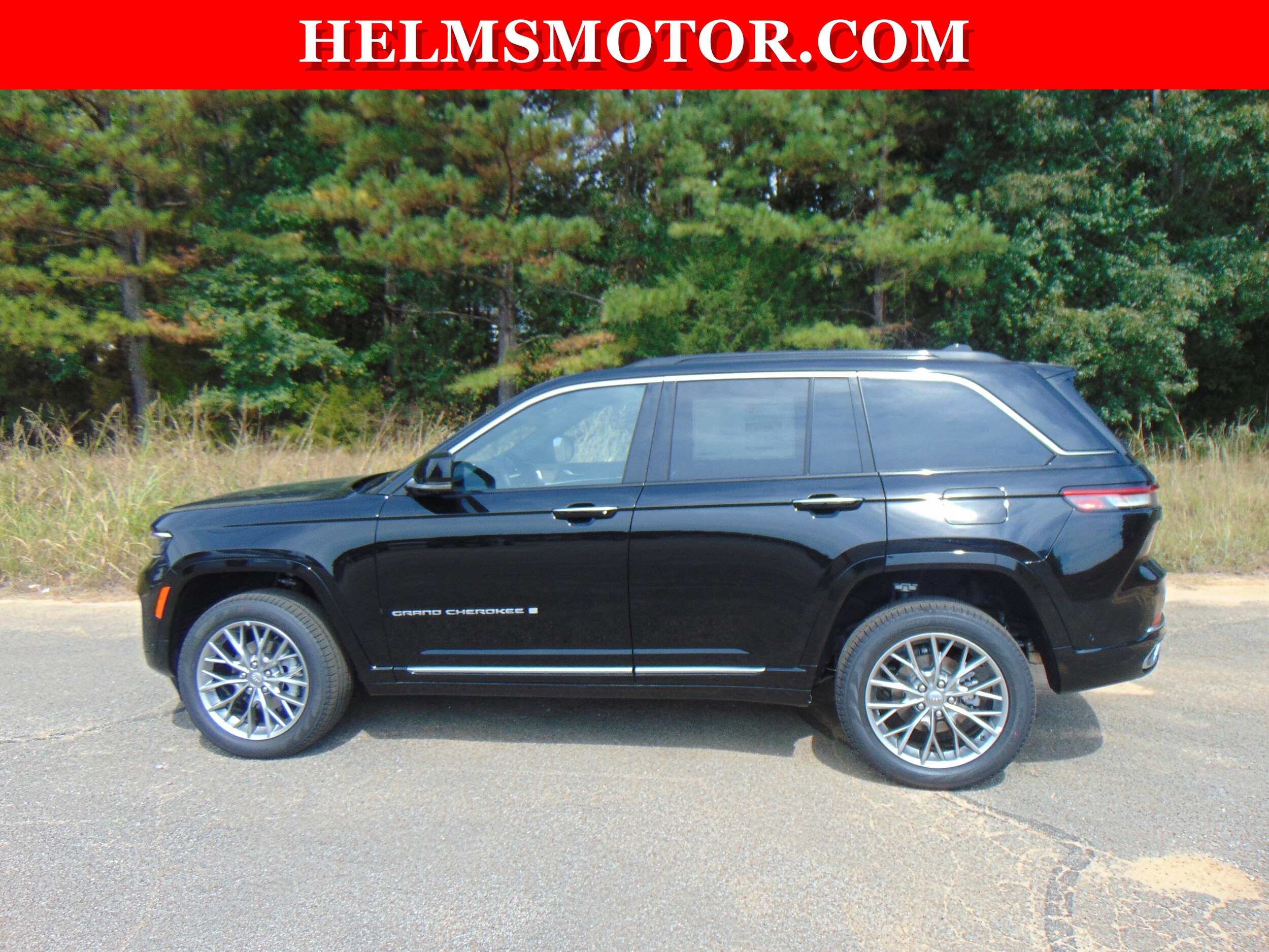 2025 Jeep Grand Cherokee Summit photo 2