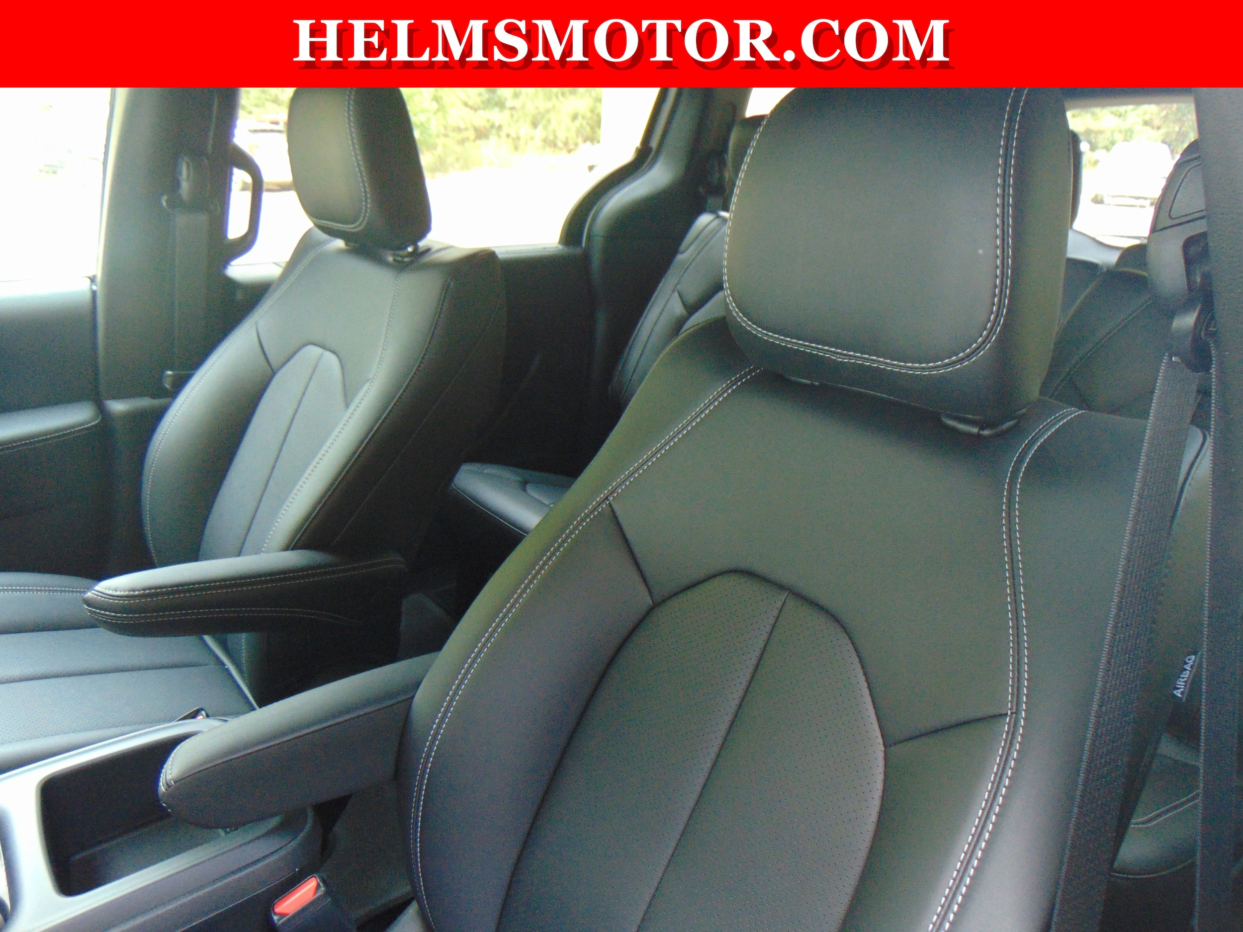 2026 Chrysler Pacifica Select - Photo 34