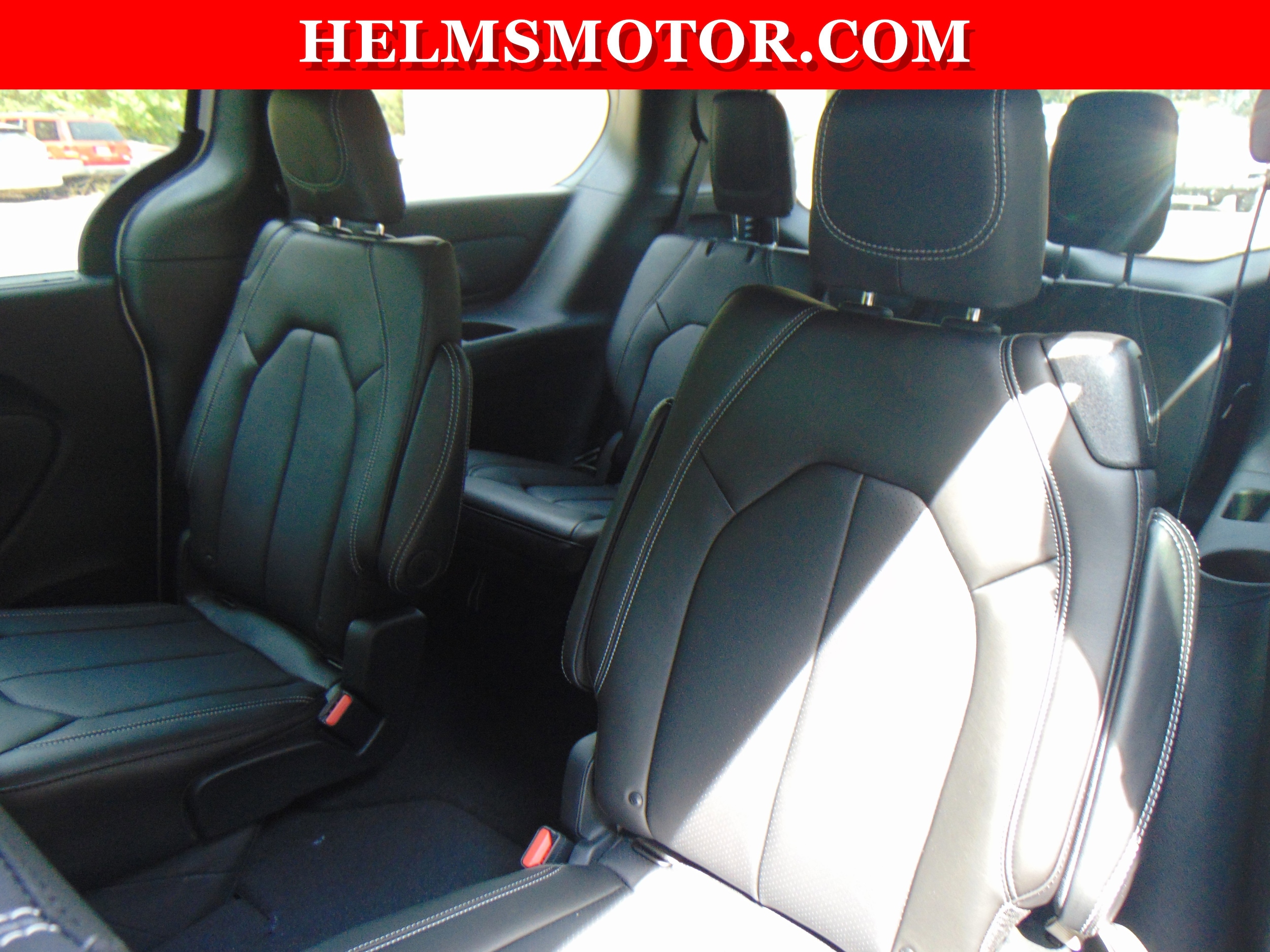 2026 Chrysler Pacifica Select - Photo 35