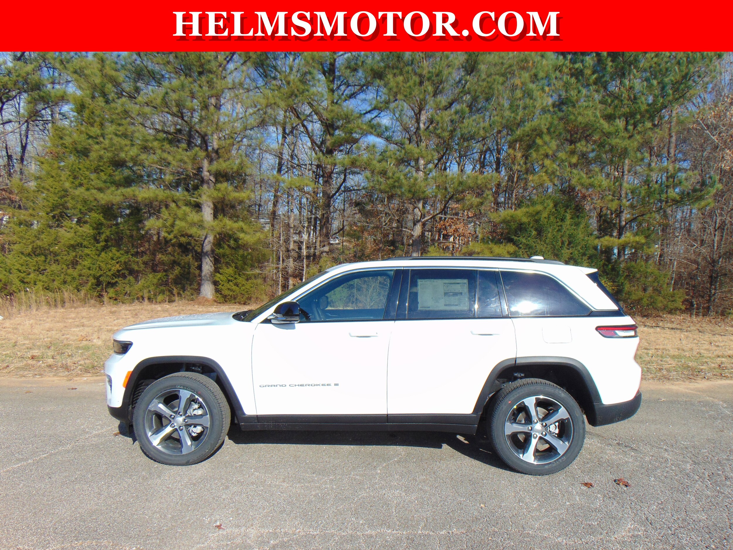 2025 Jeep Grand Cherokee Limited photo 3