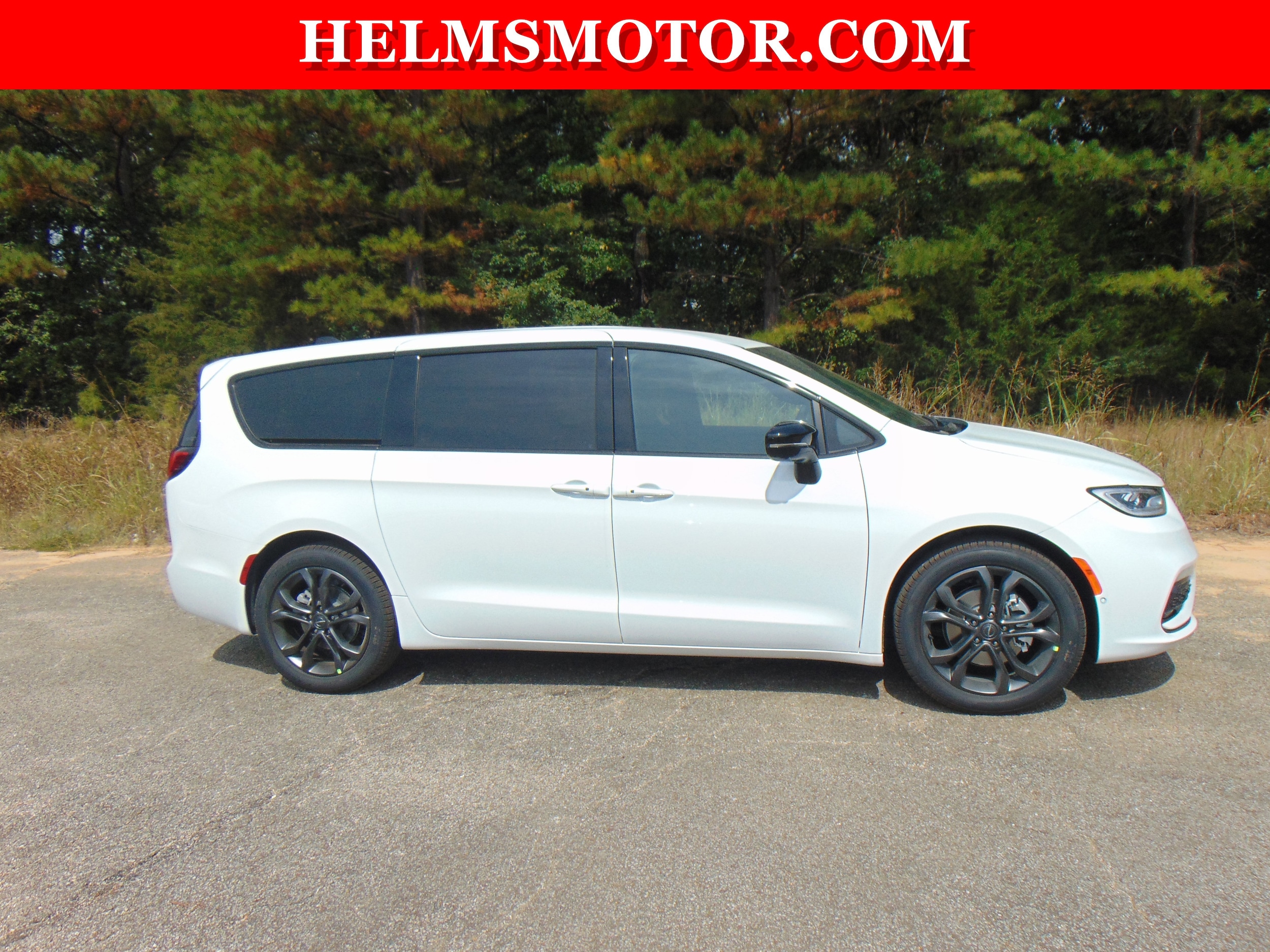 2026 Chrysler Pacifica Select - Photo 12