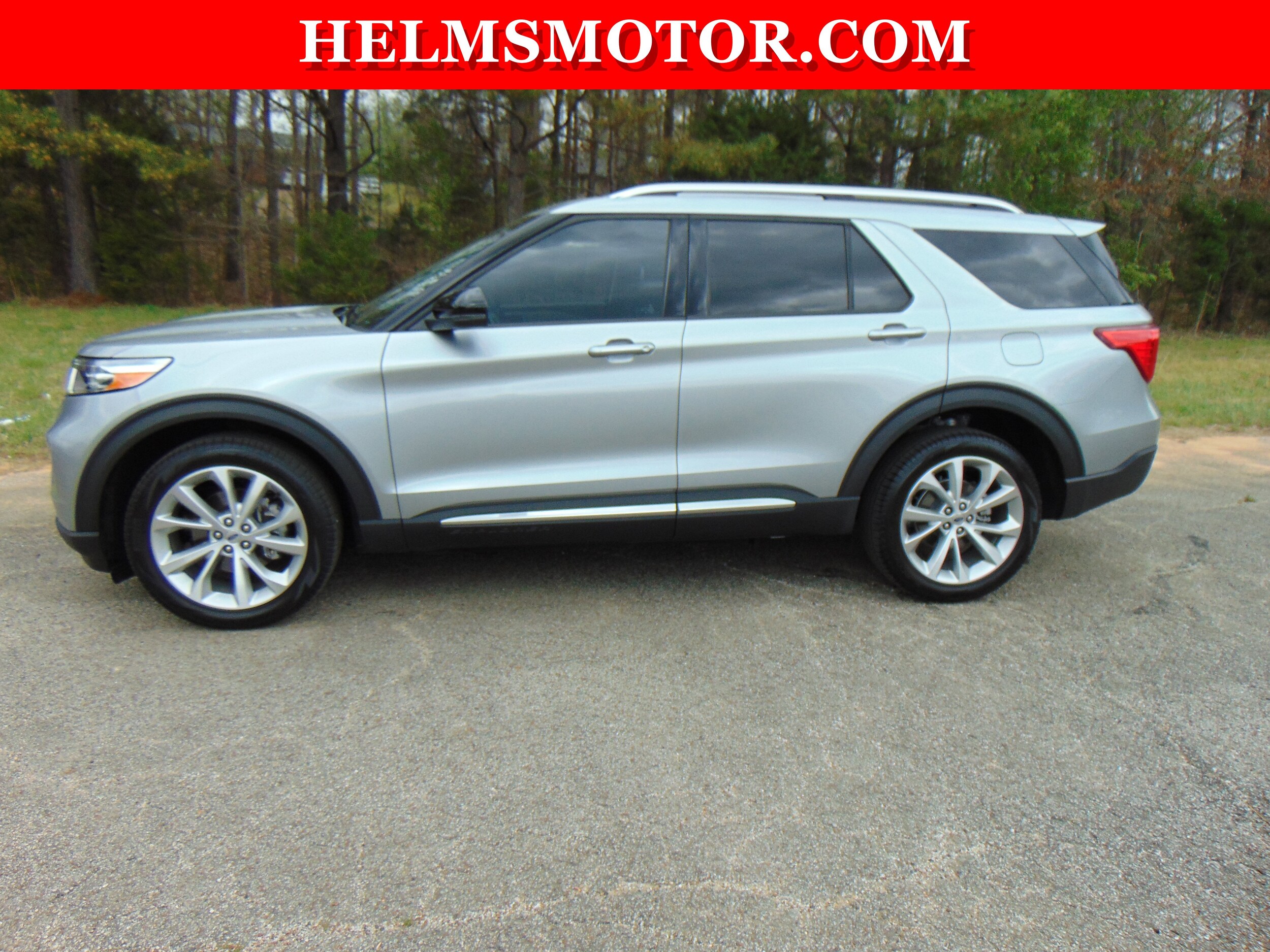 2023 Ford Explorer Platinum photo 2