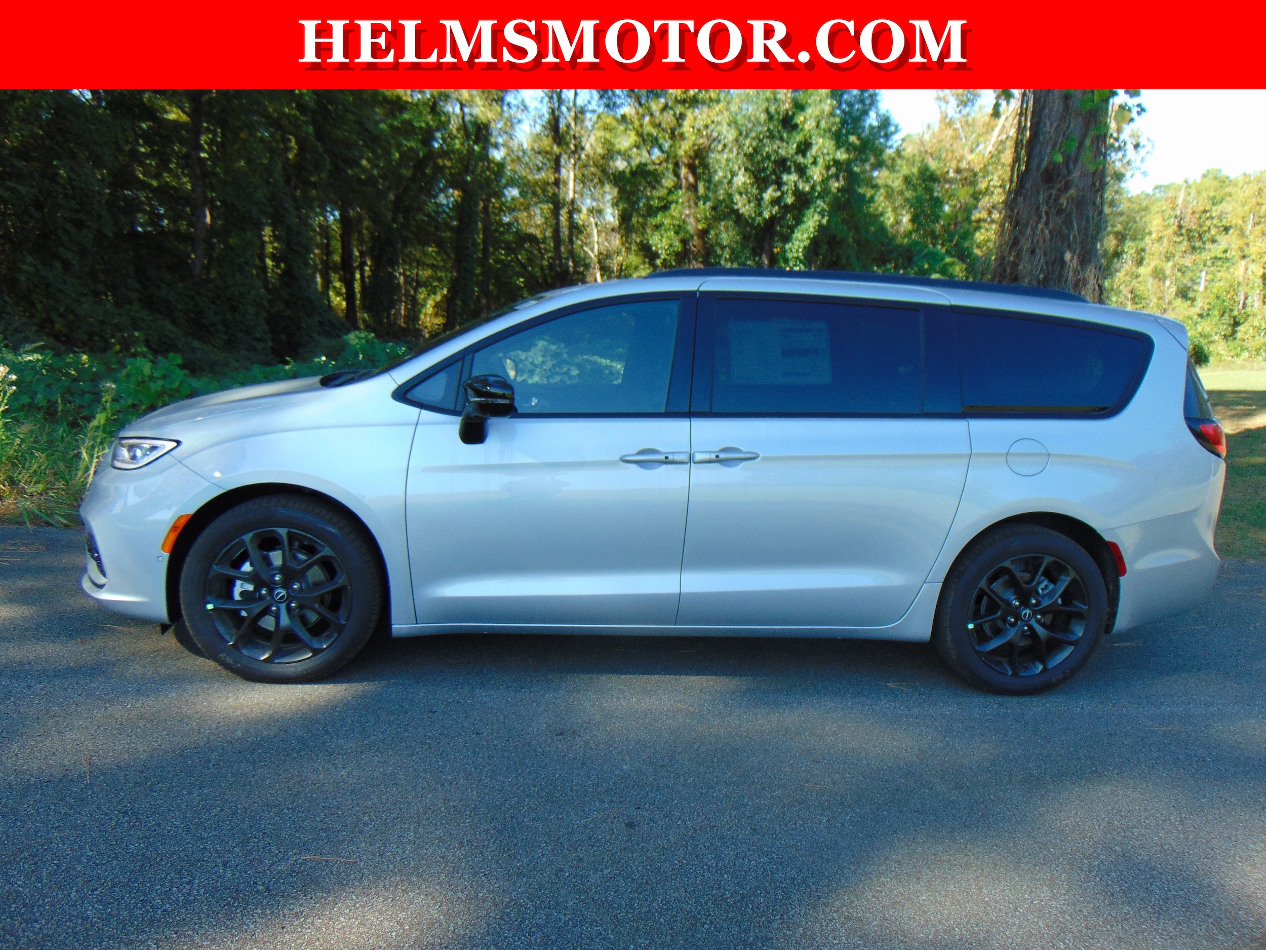 2026 Chrysler Pacifica Passenger Van 
