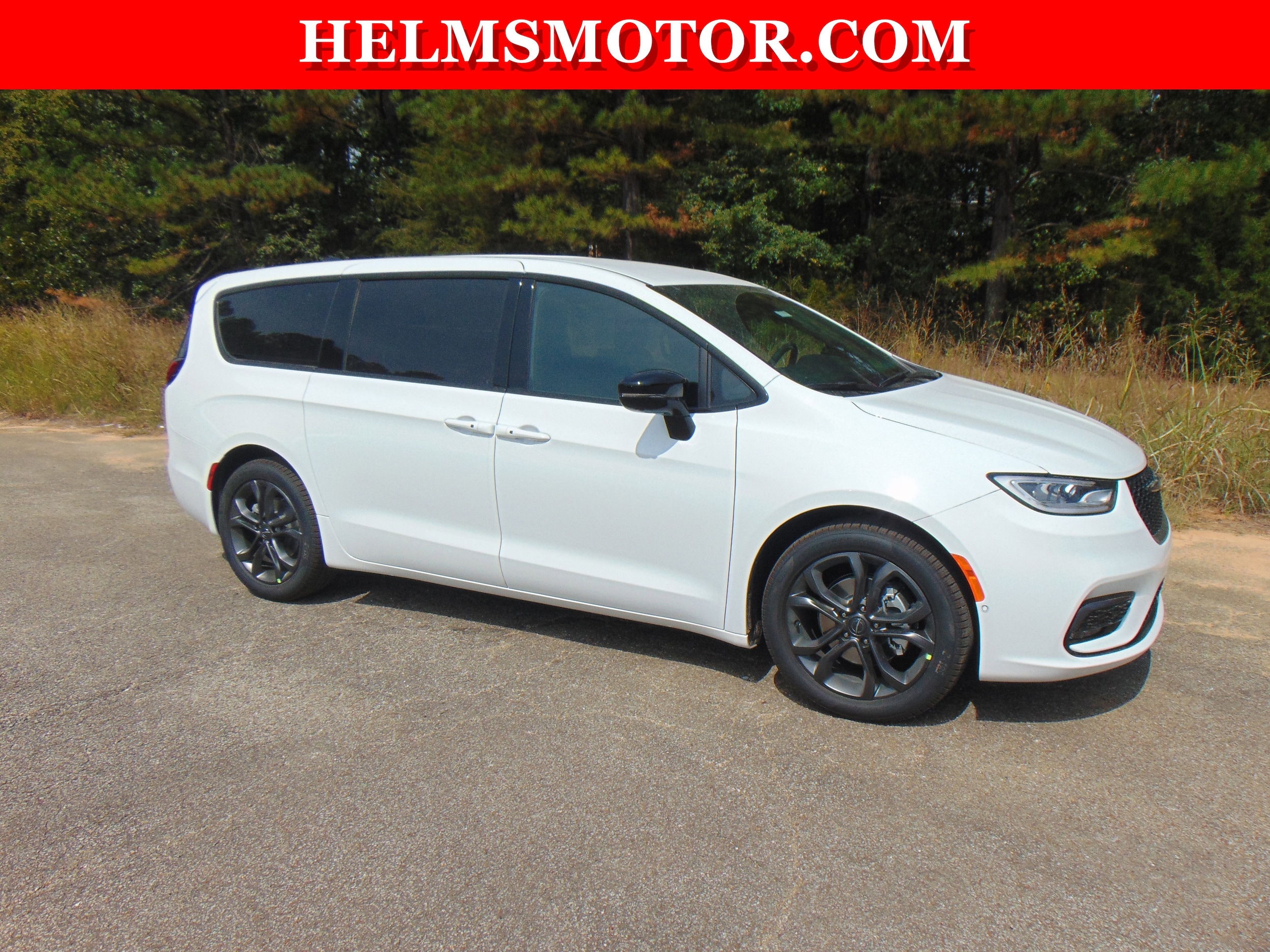 2026 Chrysler Pacifica Select - Photo 11