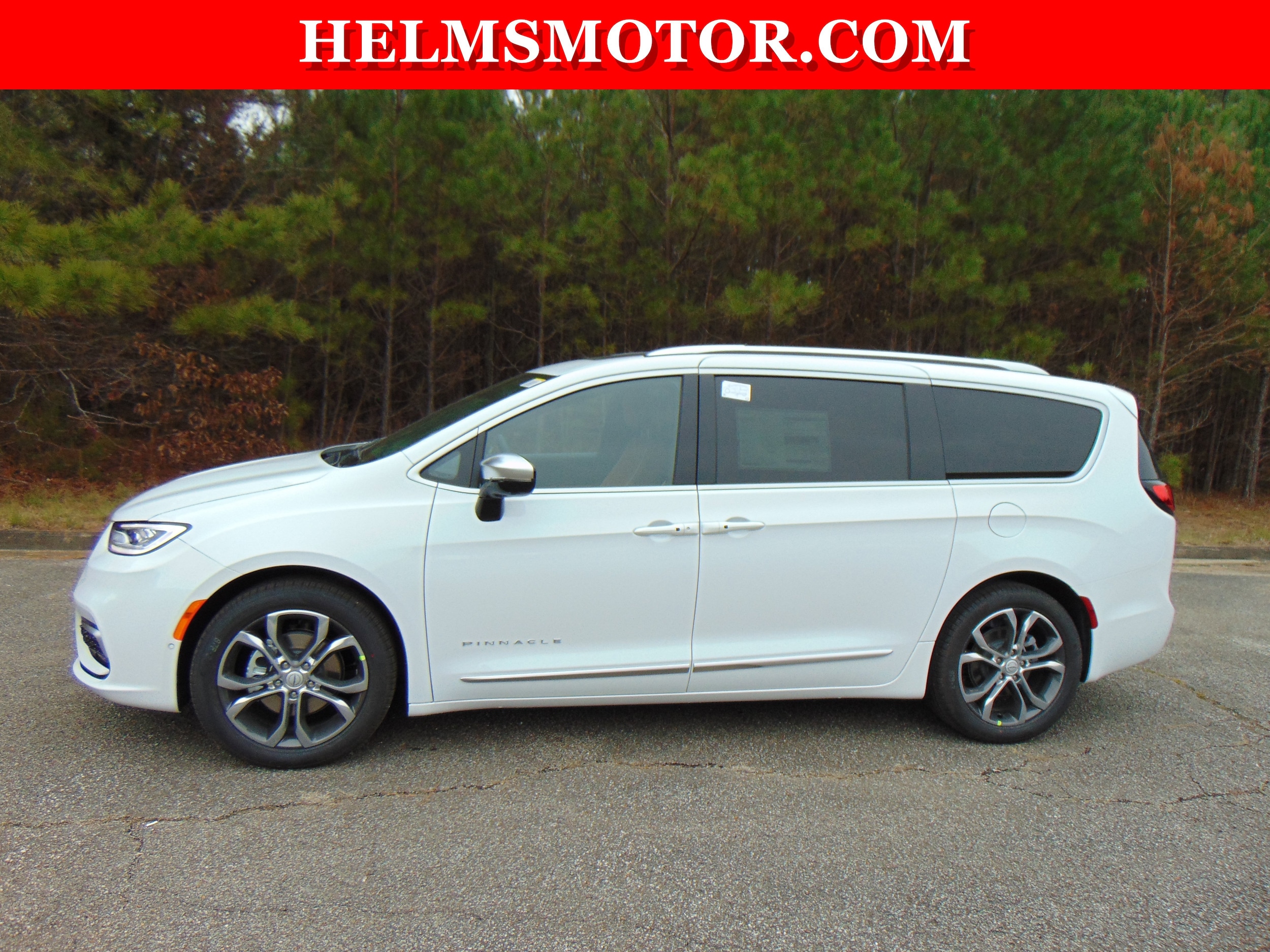 2026 Chrysler Pacifica Pinnacle's photo