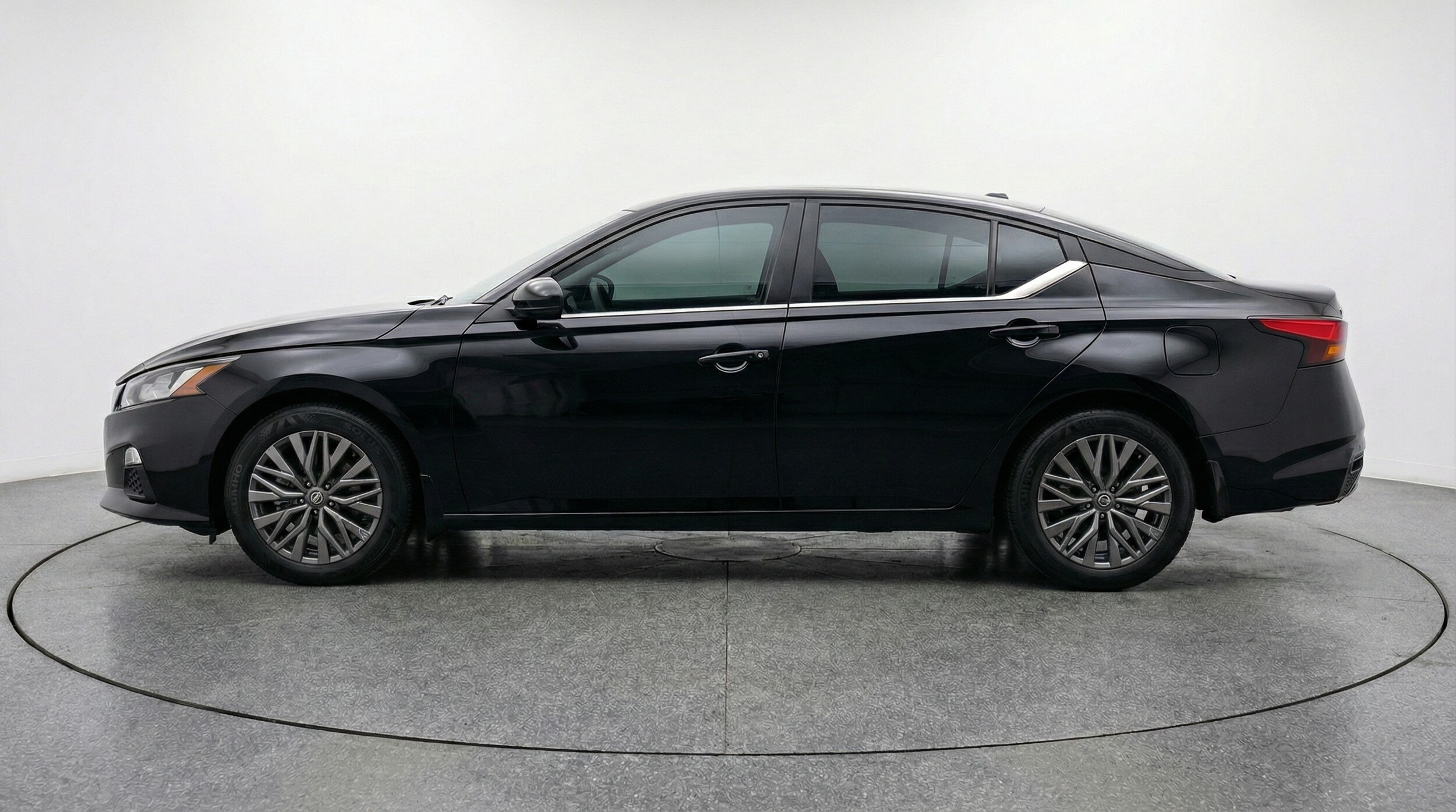 Thumbnail: 2025 Nissan Altima - 4